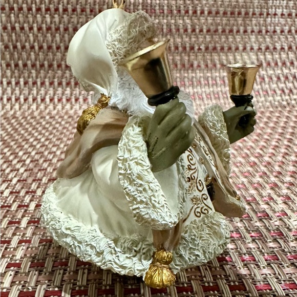 Hallmark Christmas ornament - Picture 5 of 11